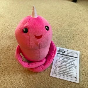 Fingerlings hugs narwhal